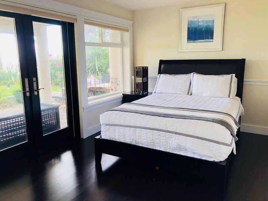 Saanichton Waterfront 2Br Suite With Superb Views Εξωτερικό φωτογραφία