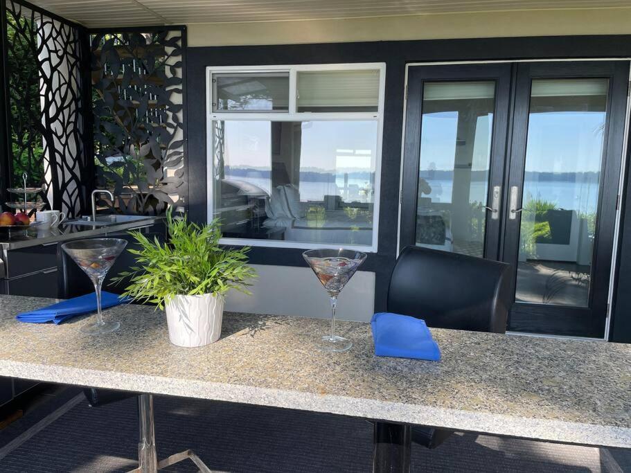 Saanichton Waterfront 2Br Suite With Superb Views Εξωτερικό φωτογραφία