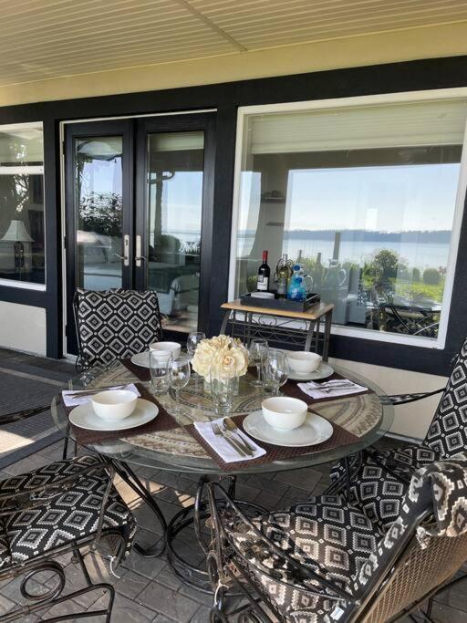 Saanichton Waterfront 2Br Suite With Superb Views Εξωτερικό φωτογραφία